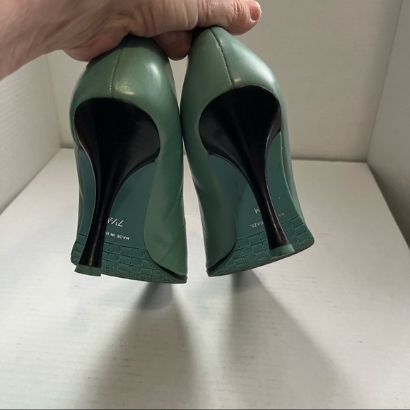 TWO LIPS TEAL GREEN PUMPS - Picture 7 of 11